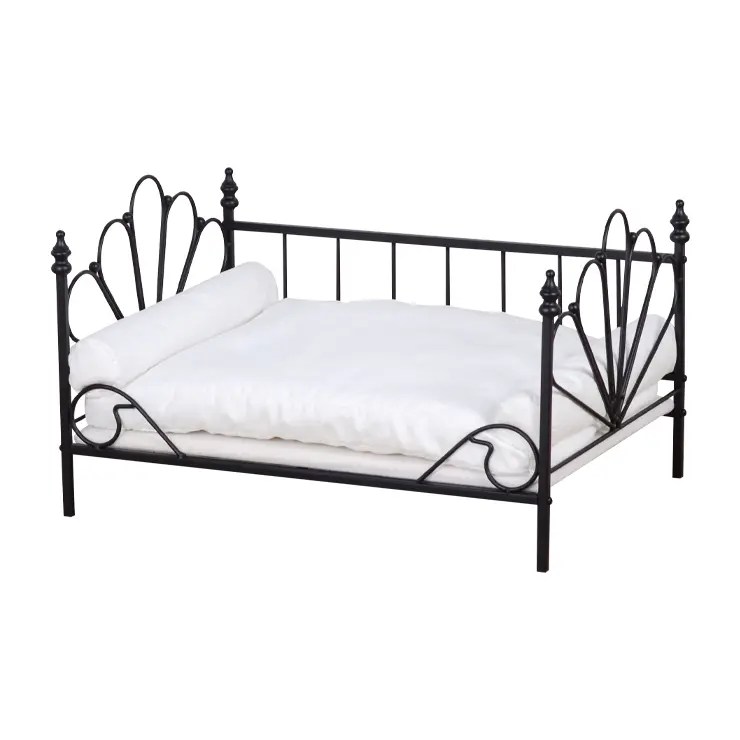 China Metal Pet Bed Dog Lounge Sofa with Thick Cushion factory and