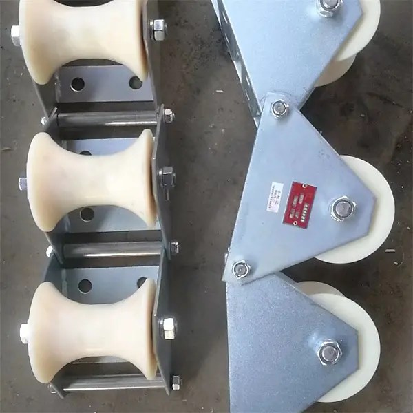 China Nylon Aluminium Steel Three Wheel Cable Roller Pulleys Combined Triple Cable Pulley