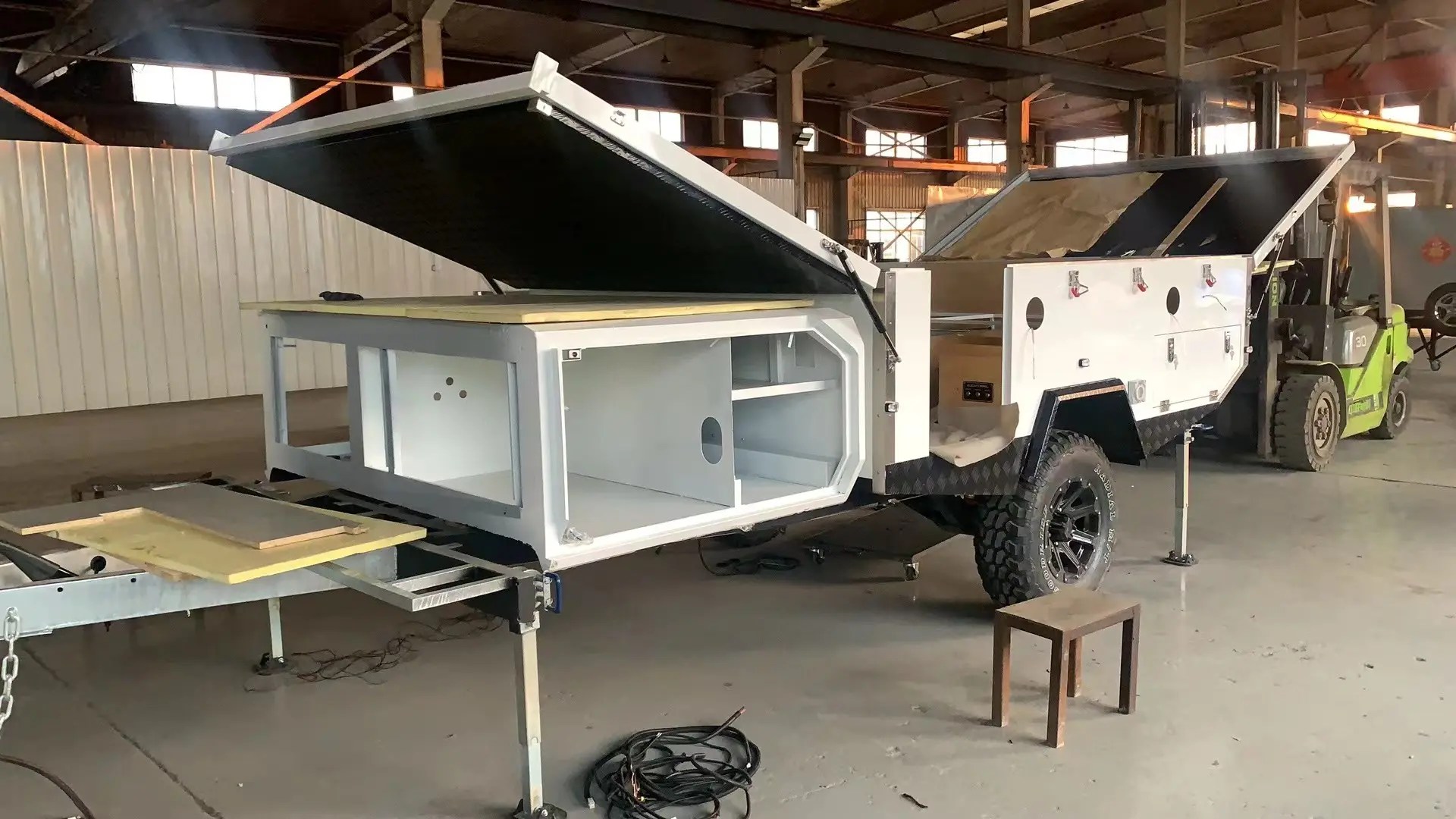 China 2022 Good Quality Fiberglass Campers OffRoad Hard Floor