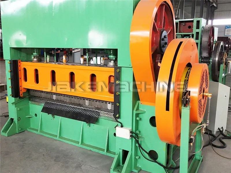 China OEM Supply Stainless Steel Expanded Metal Near Me Machine