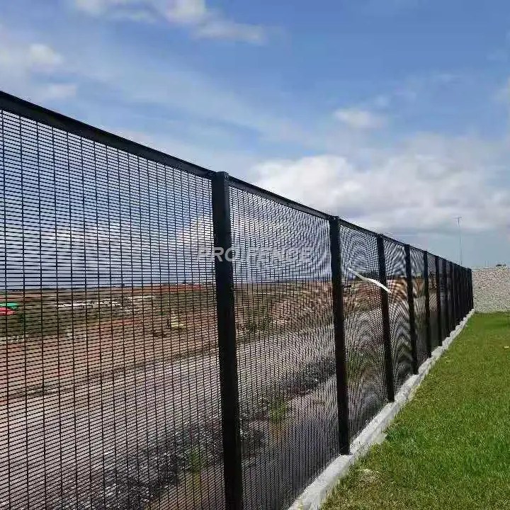 China Best cheap Farm Field Fence Products 358 High security wire