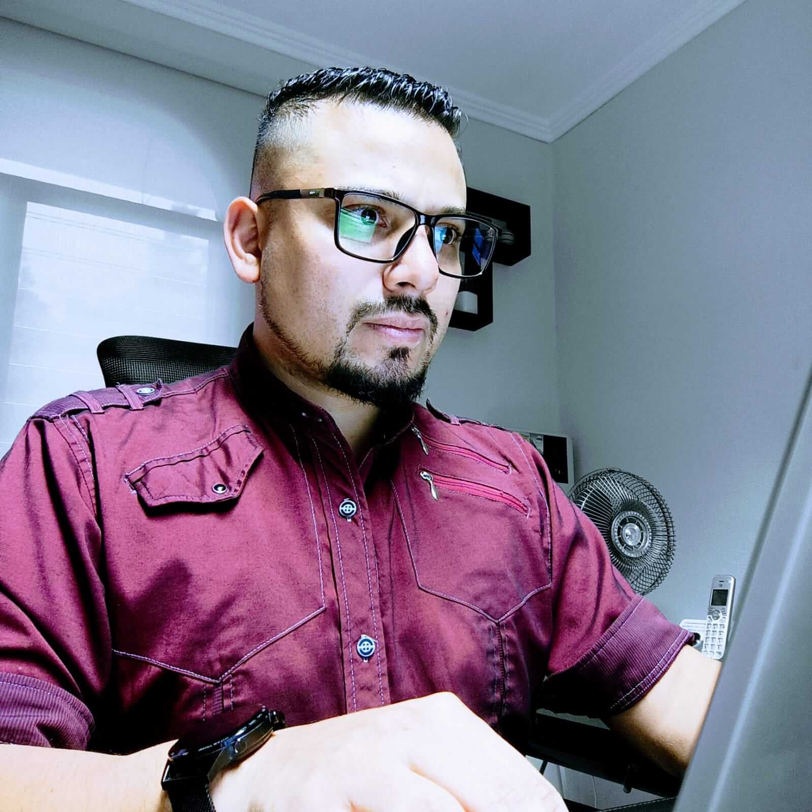 Luis Mora Marketing and Sales assistant Godutch Realty Real