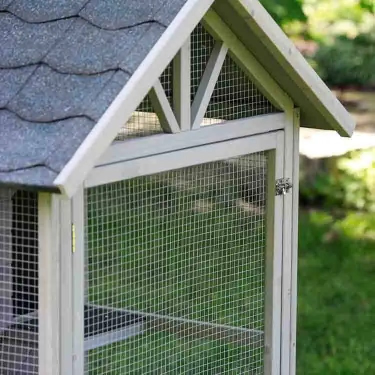 China Hot Sale Asphalt Roof Custom Wooden Rabbit Hutch EYR028