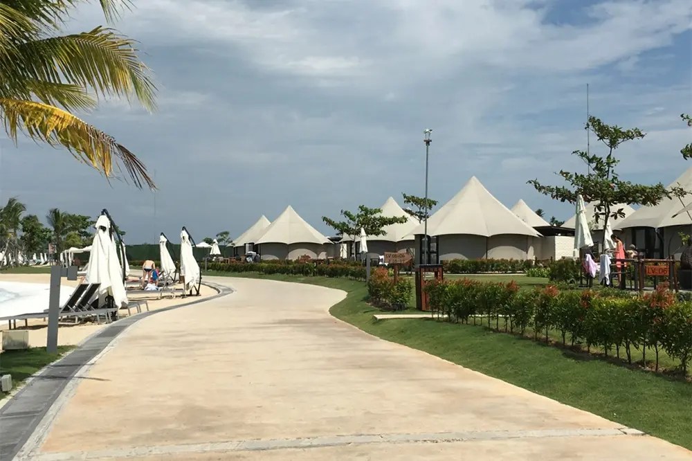 China Factory Outlets Pvc Tensile Fabric Structure Canopy Glamping