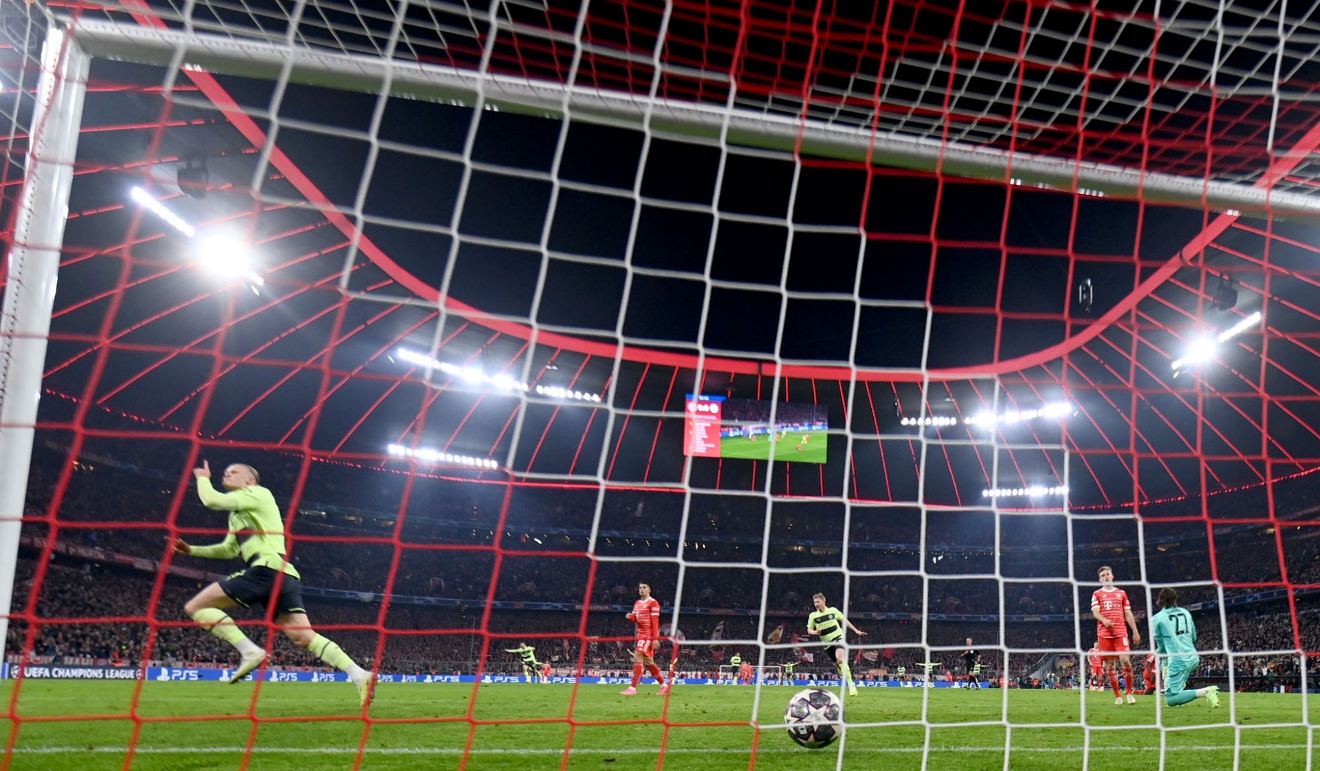 Revamped Bayern face early test as Chelsea come to town