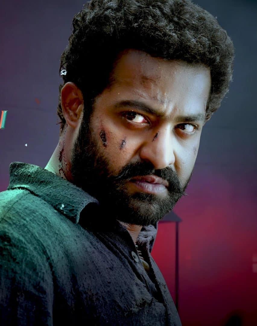 Watch Komuram Bheemudo Song