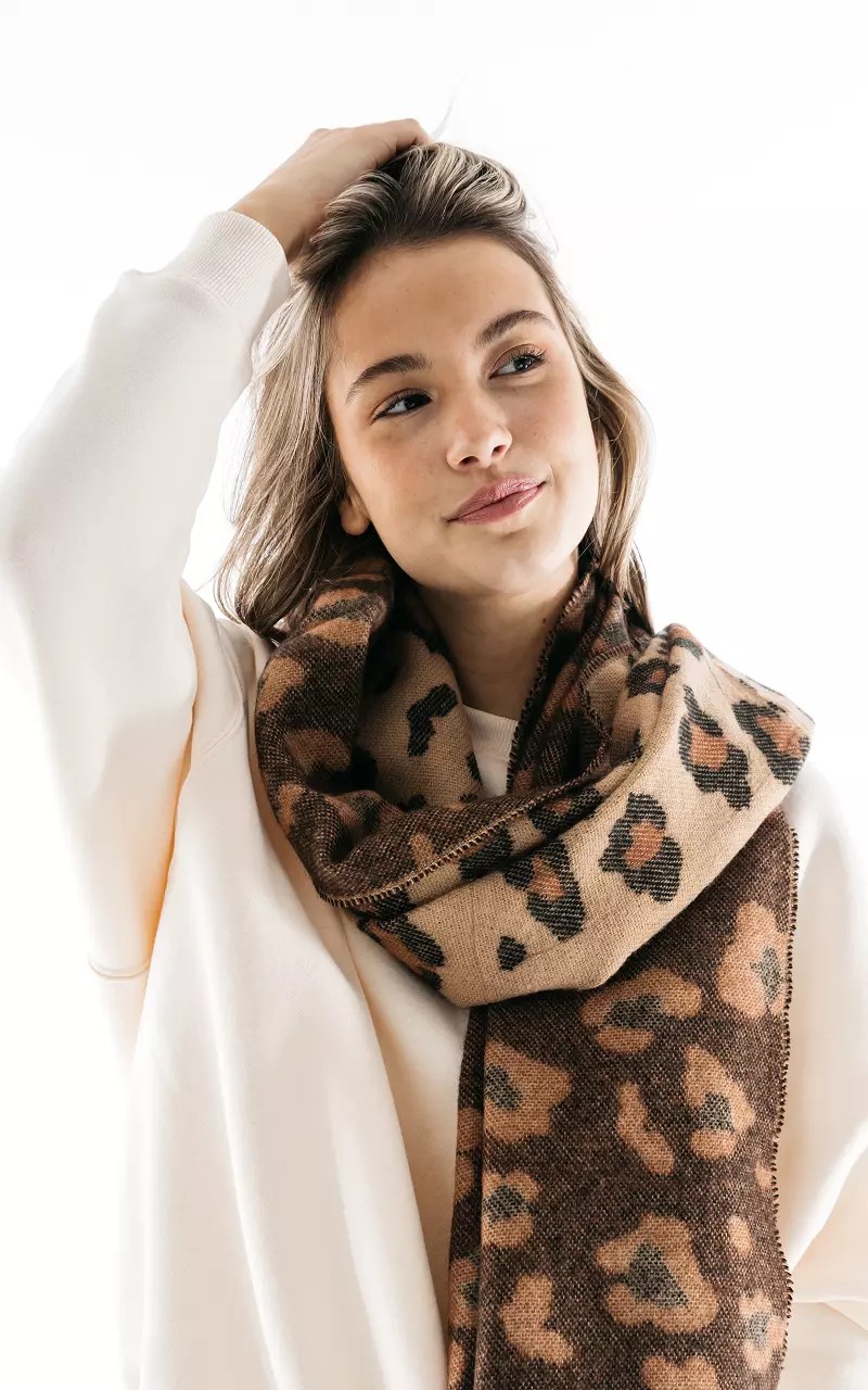 Soft scarf with leopard print Leopard Guts & Gusto