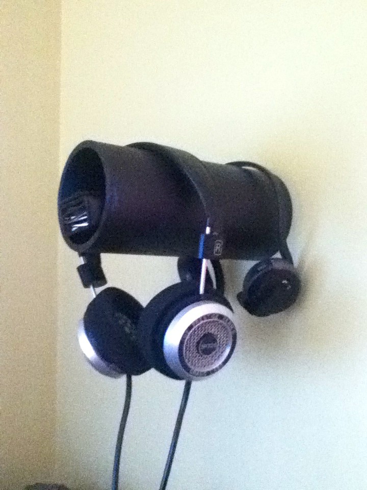 Wall Mounted Headphone Stand | Hackaday.io