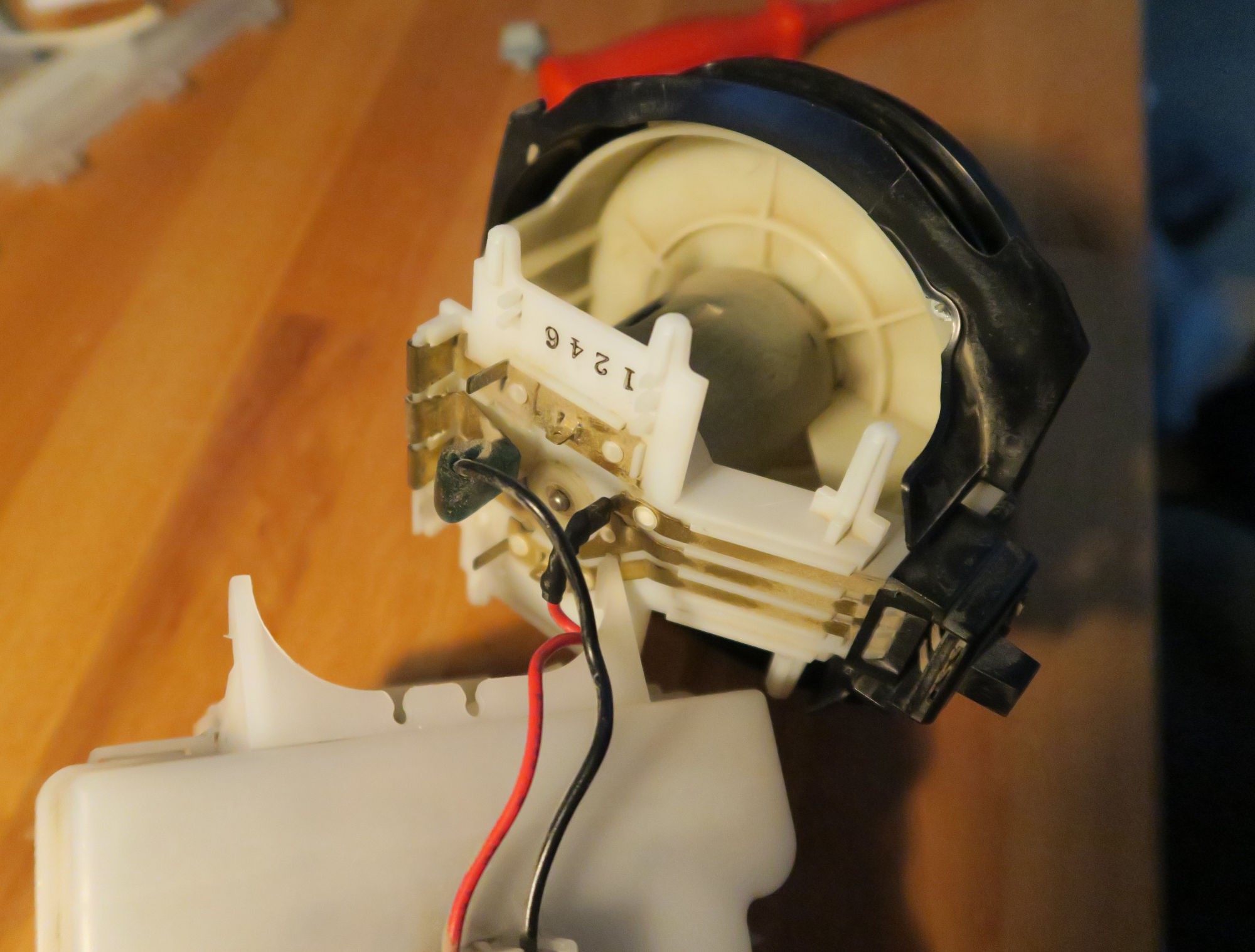 Dustbuster Battery Replacement Bios Pics