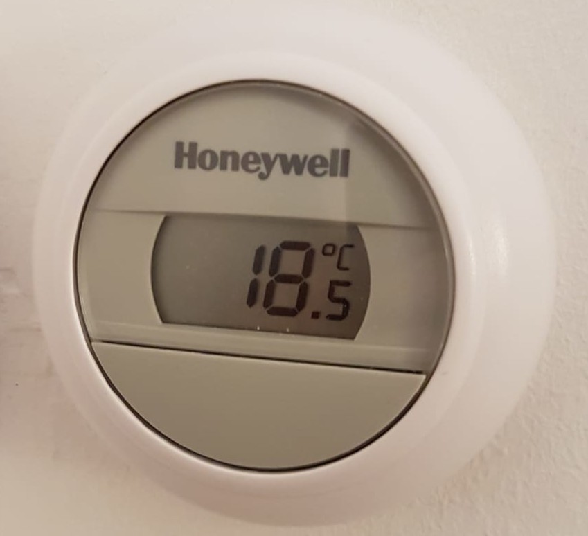 Old thermostat learns new tricks Details Hackaday.io