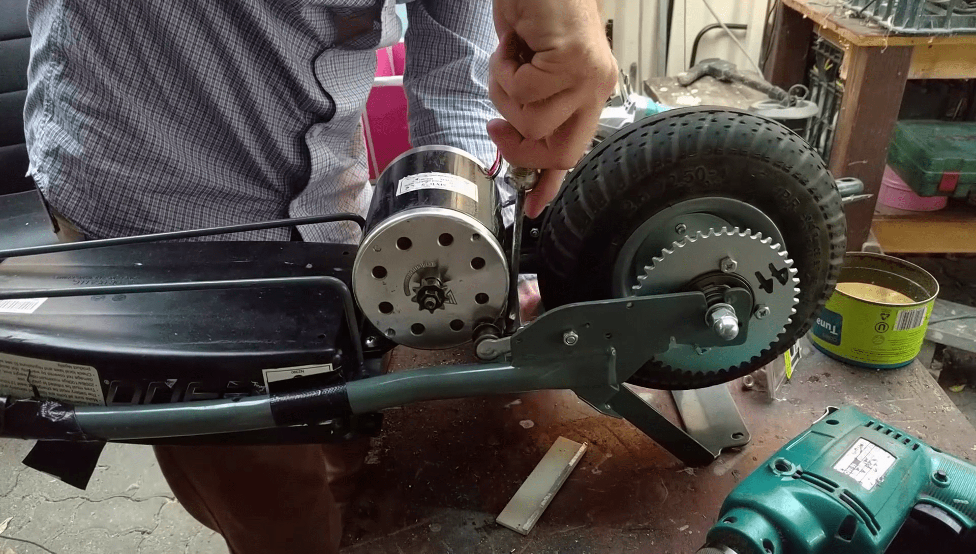 The Razor E300 Overvolt! Hackaday.io