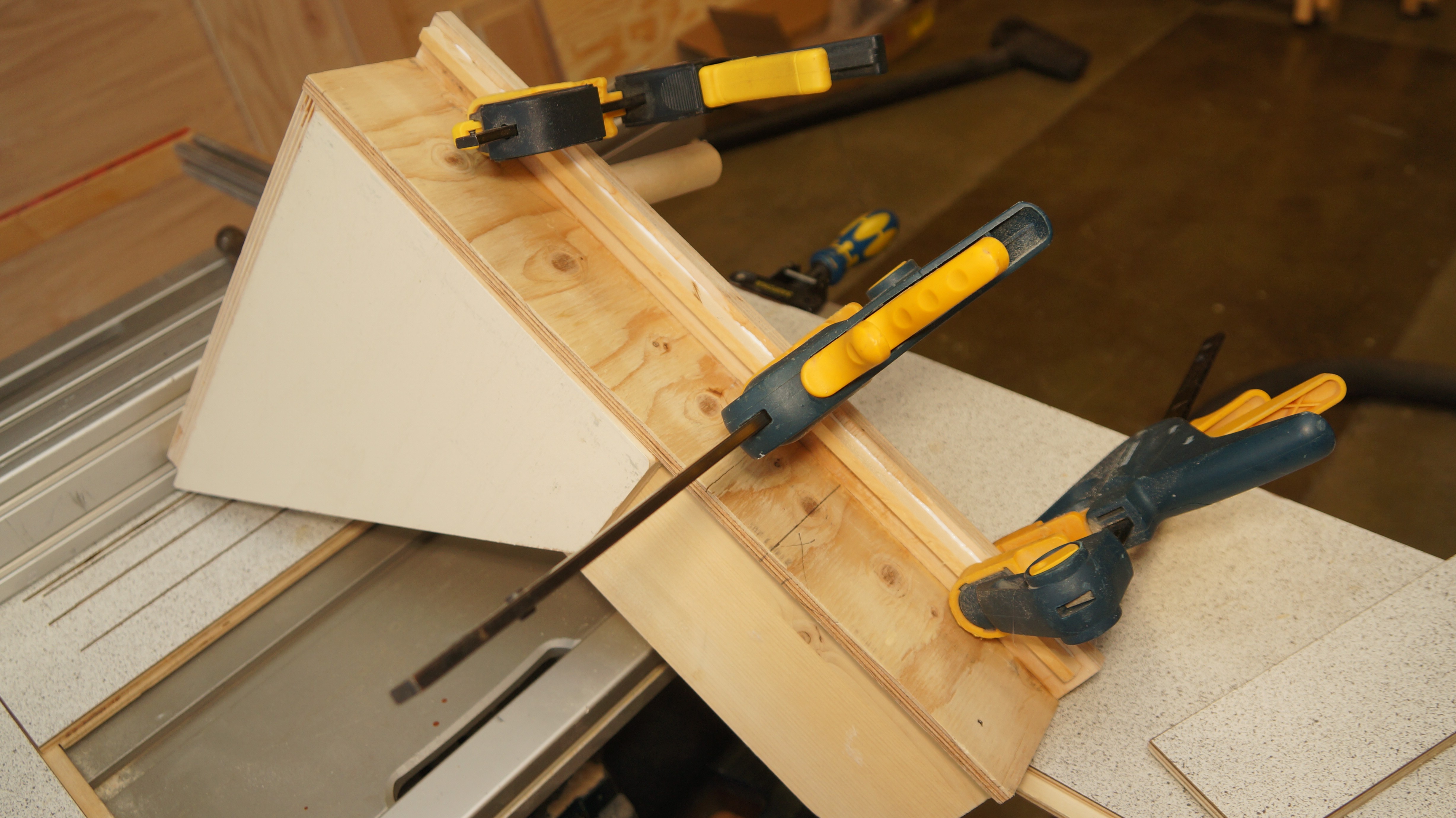 Gallery A Simple and cheap table saw hold downin Hackaday.io