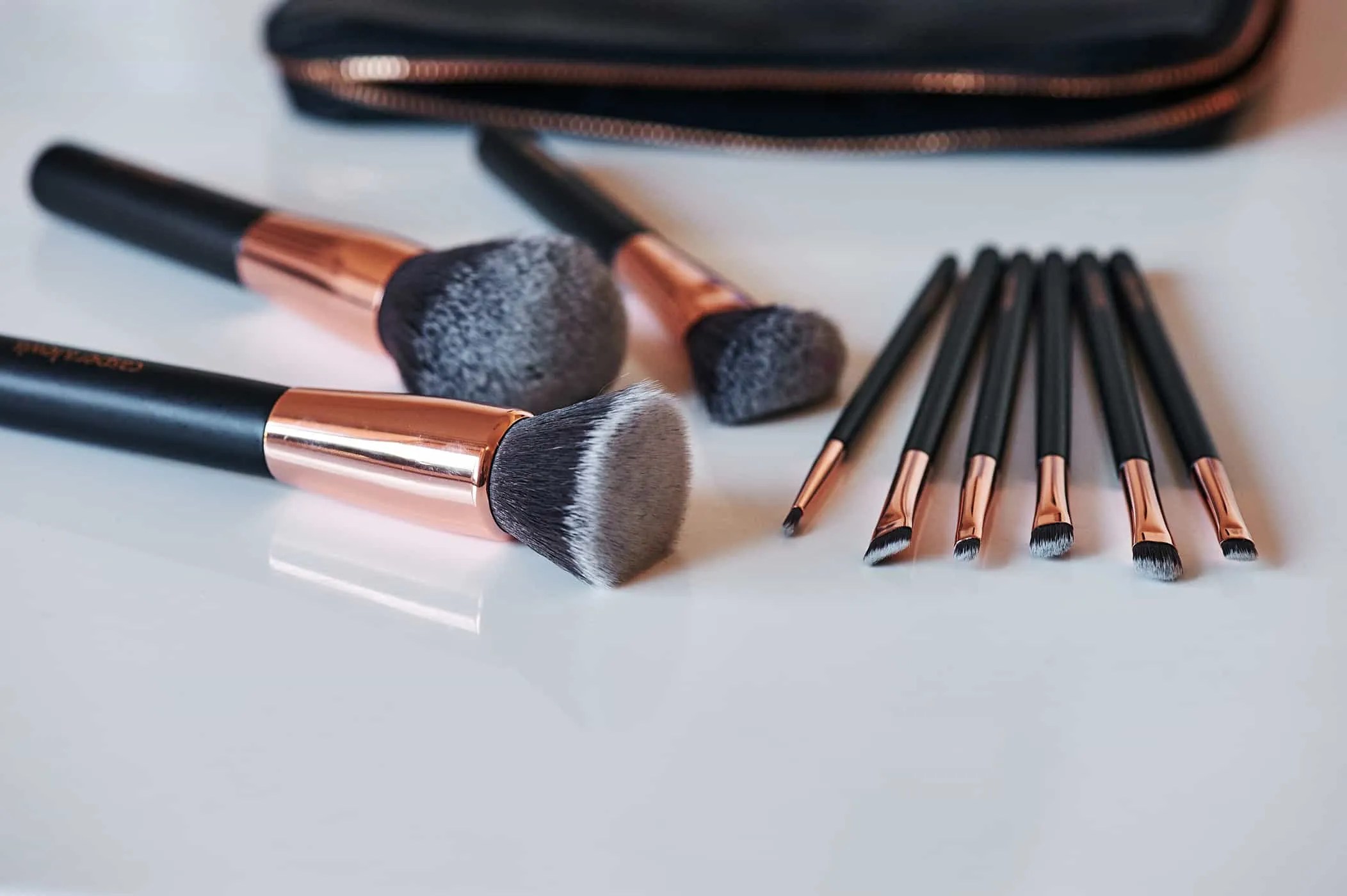 Cara Membersihkan Kuas Make Up Dan Beauty Blender
