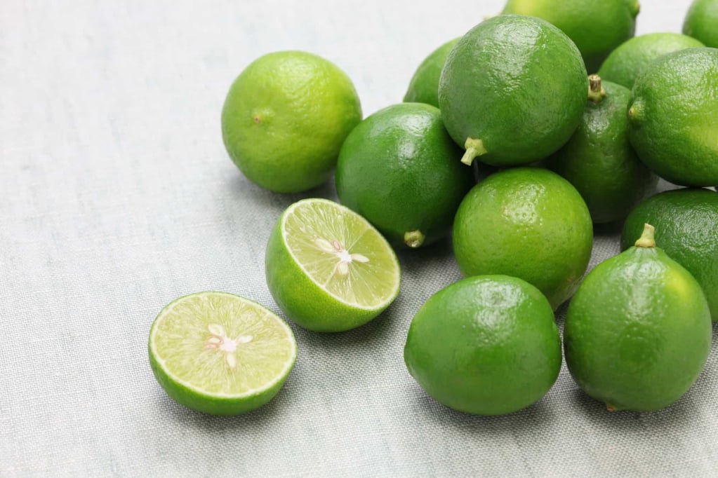 Ampuhkah Jeruk Nipis untuk Bantu Diet? Hello Sehat