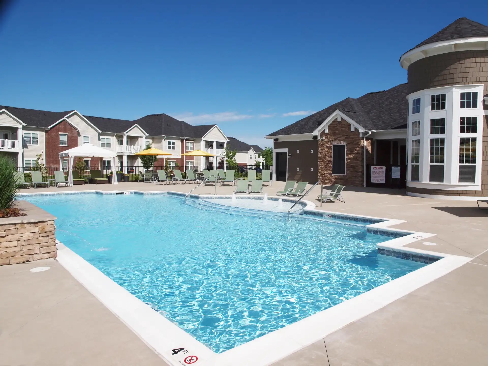 Louisville Apartments with Garages in Middletown, KY