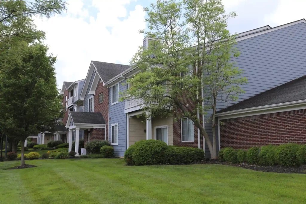 Apartments in East End Louisville, KY near the Paddock Shops