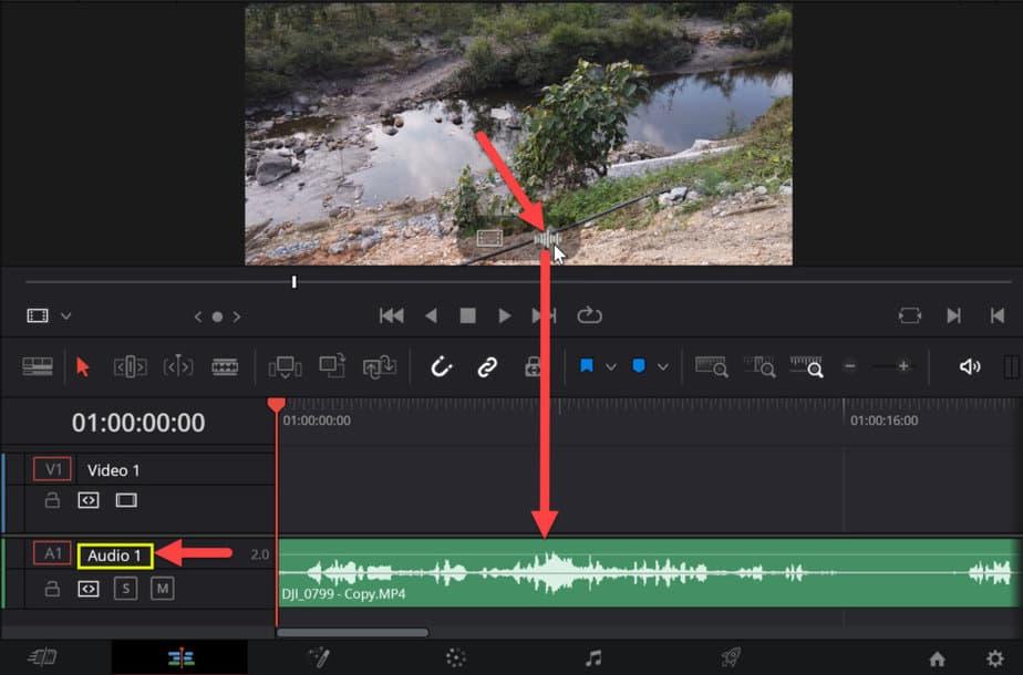 How to Davinci Resolve to Insert a Clip Between 2 Existing Clips