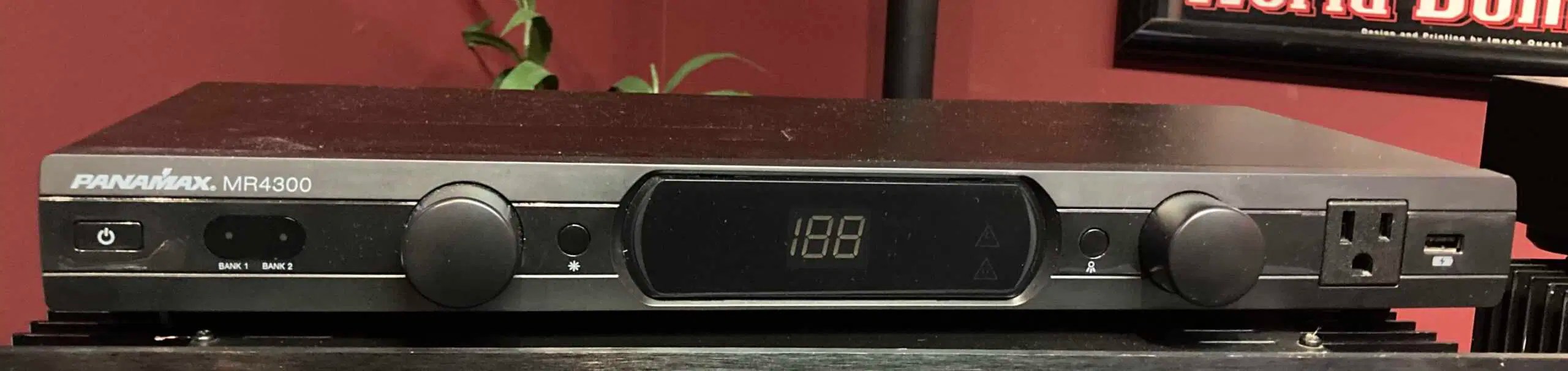 Panamax MR4300 power conditioner Holm Audio