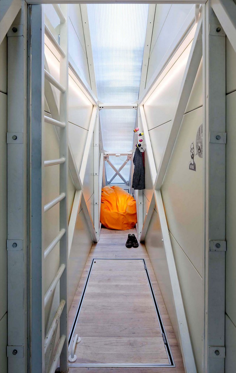 The World's Narrowest House [is 60 inches wide]