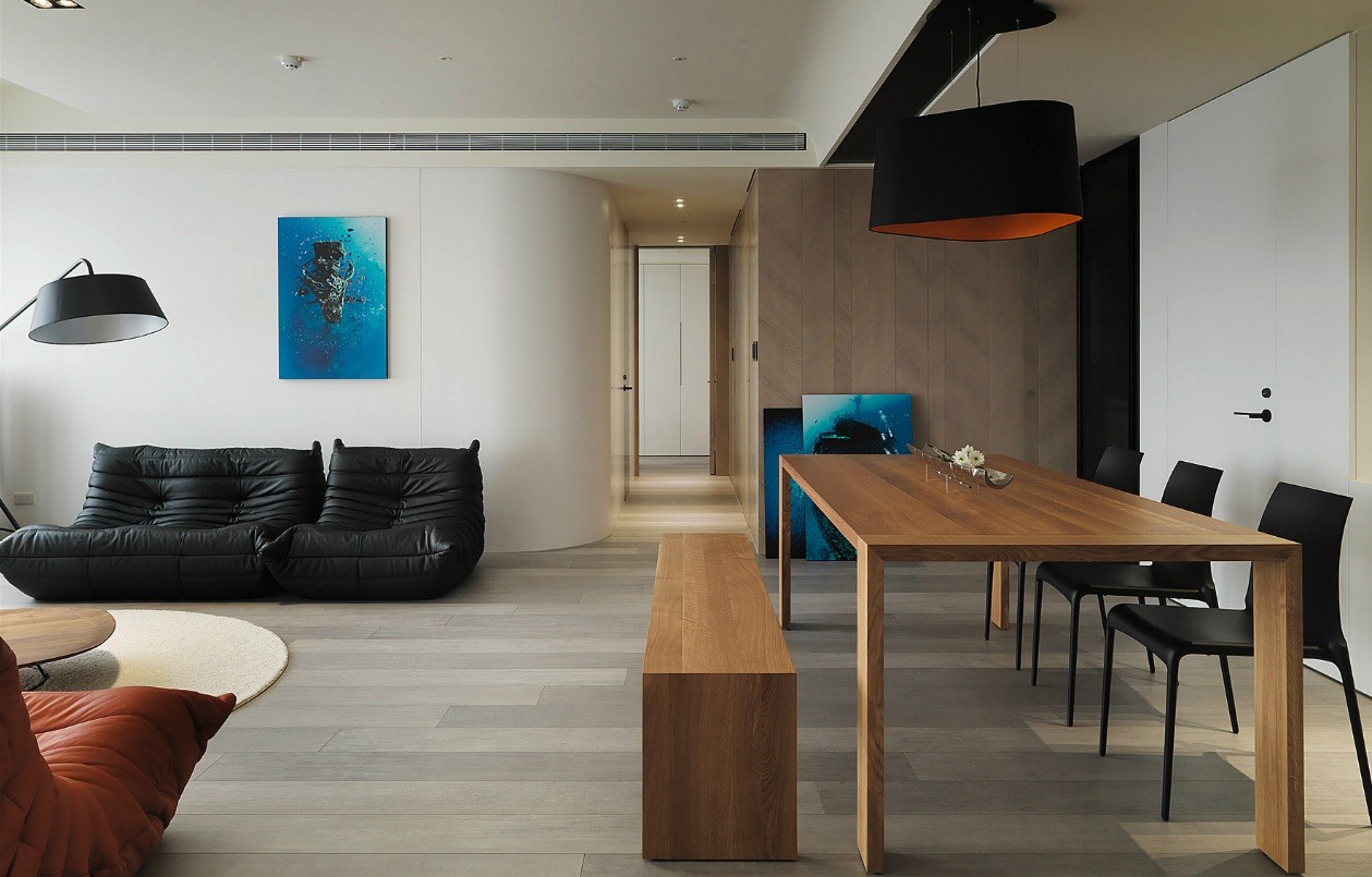 Taiwanese Apartment With Simple Layout and Punchy Palette
