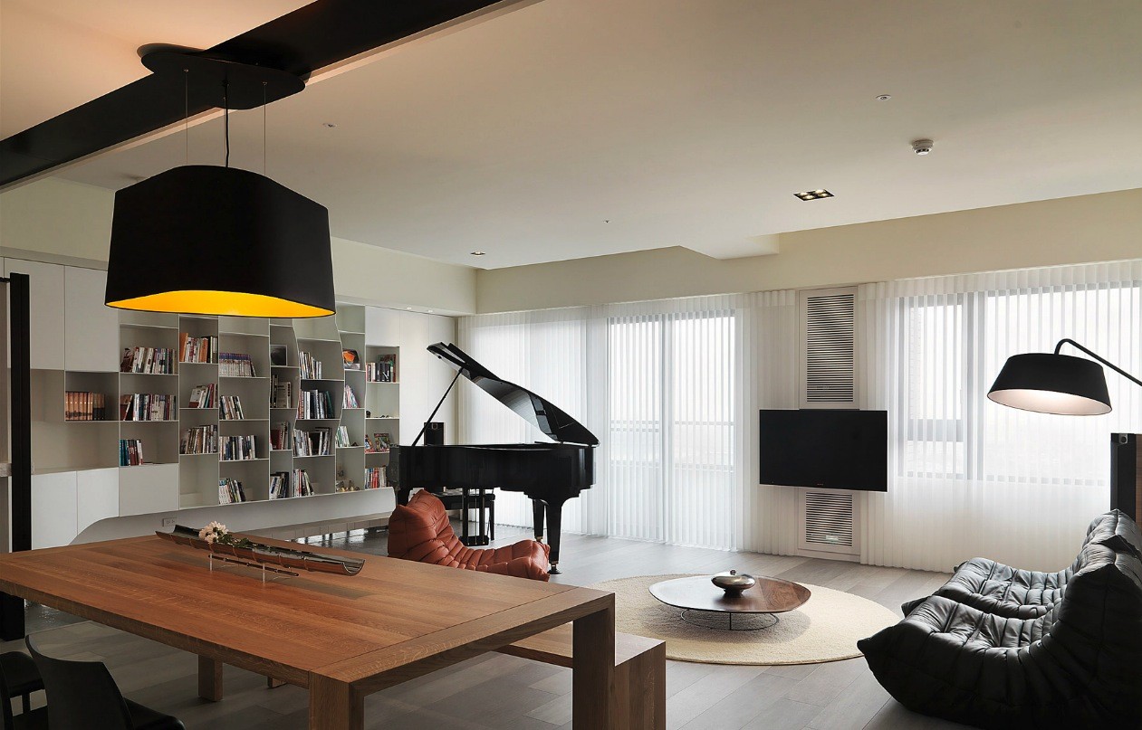 Taiwanese Apartment With Simple Layout and Punchy Palette