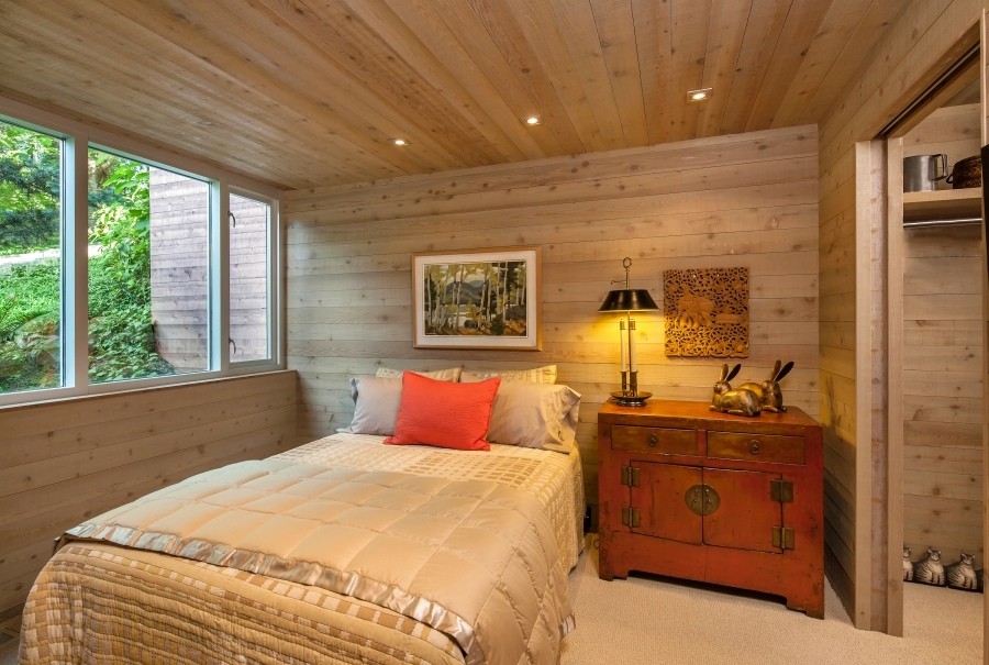 Modern Daniel White Home in Saanich, BC, Canada