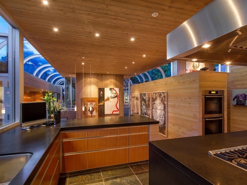 Modern Daniel White Home in Saanich, BC, Canada