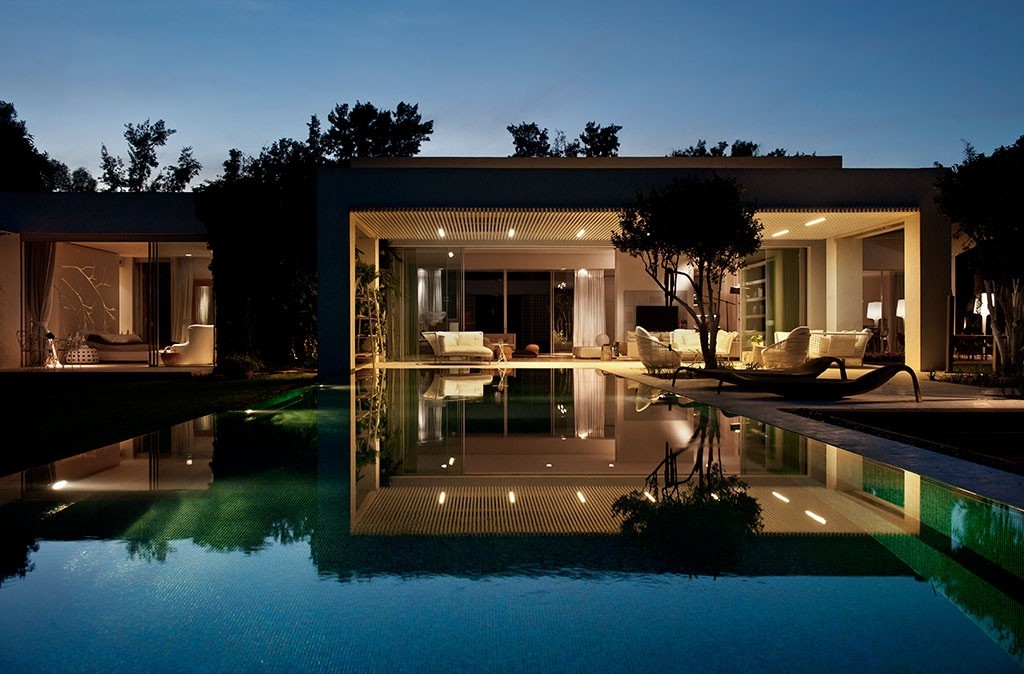 Tastefully Decorated Modern Style Villas Close To Nature