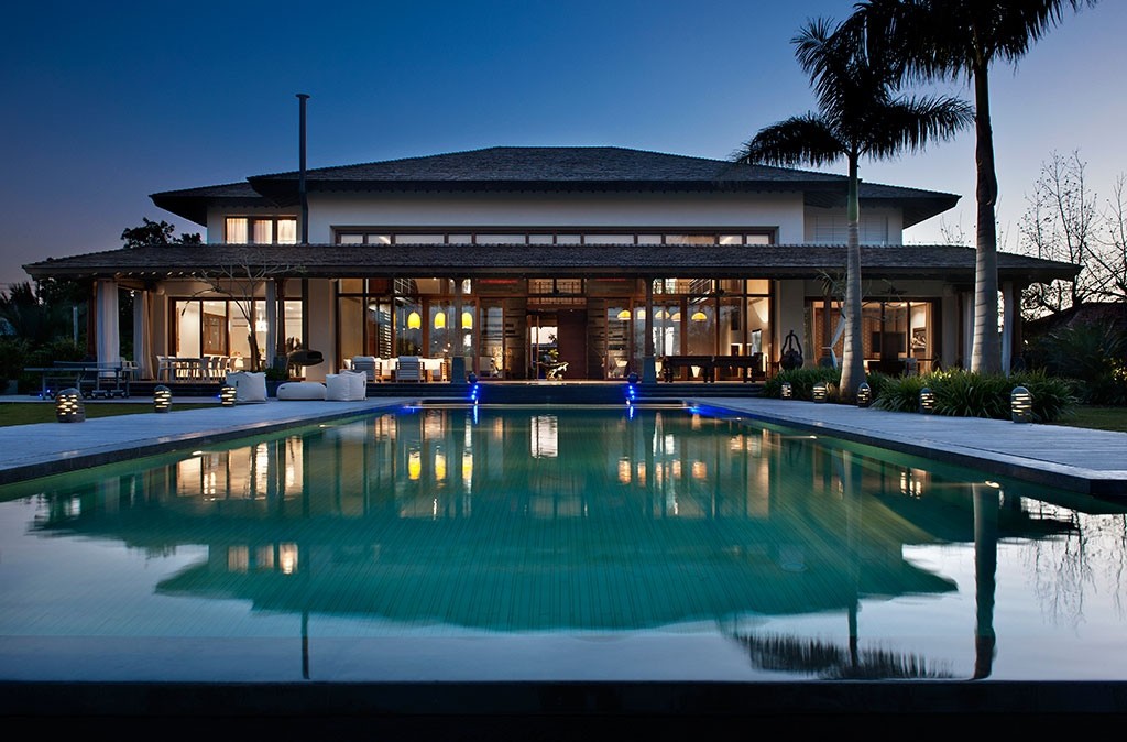 Tastefully Decorated Modern Style Villas Close To Nature