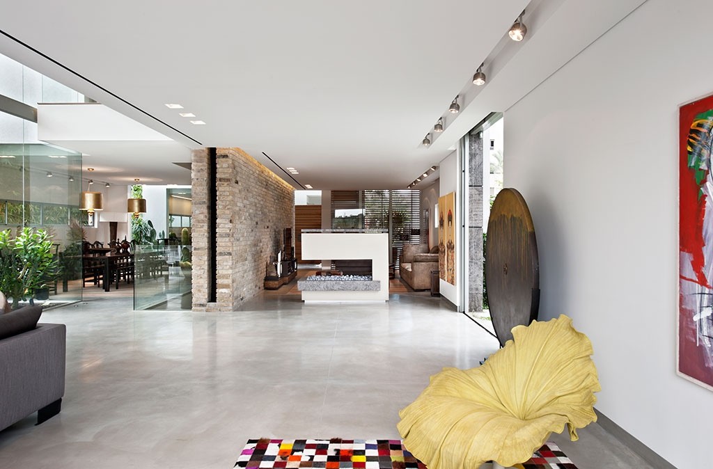 Tastefully Decorated Modern Style Villas Close To Nature