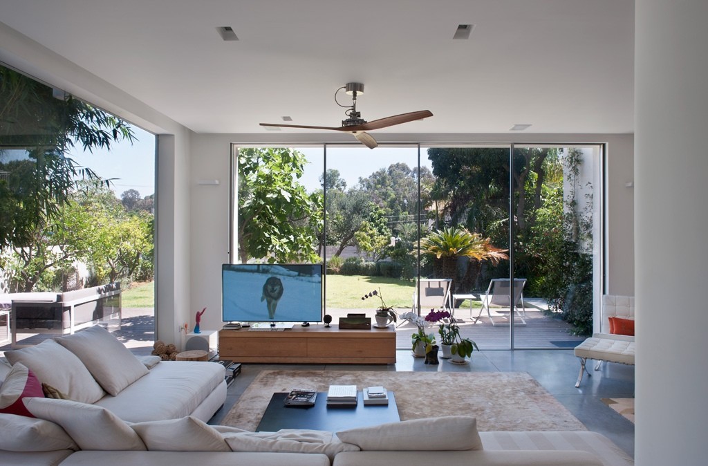 Tastefully Decorated Modern Style Villas Close To Nature