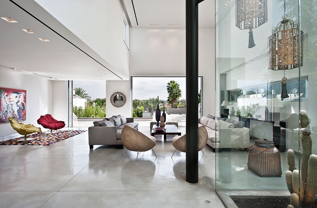 Tastefully Decorated Modern Style Villas Close To Nature