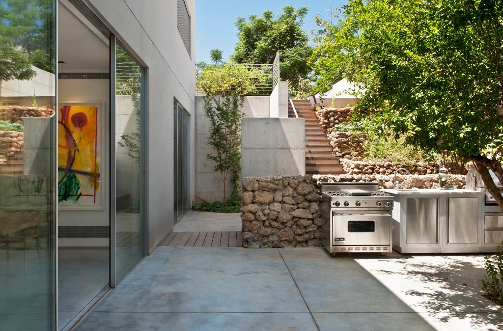 Tastefully Decorated Modern Style Villas Close To Nature