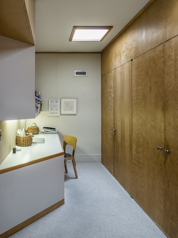 The Dana House is a MidCentury Marvel in Connecticut