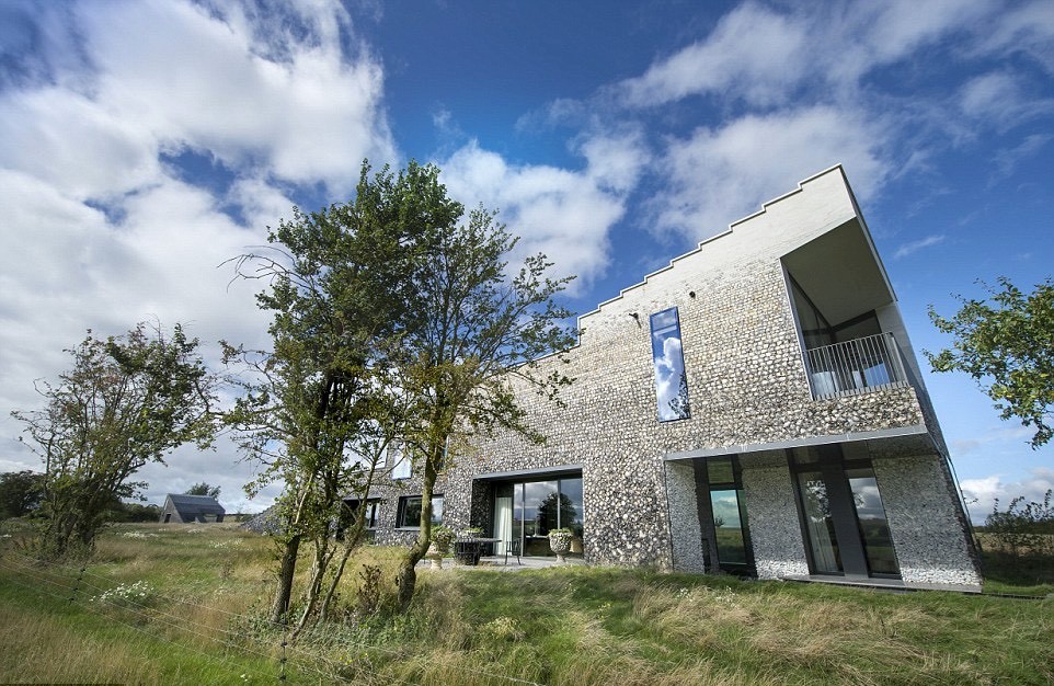 Wedge Shaped House Is Britain’s House Of The Year