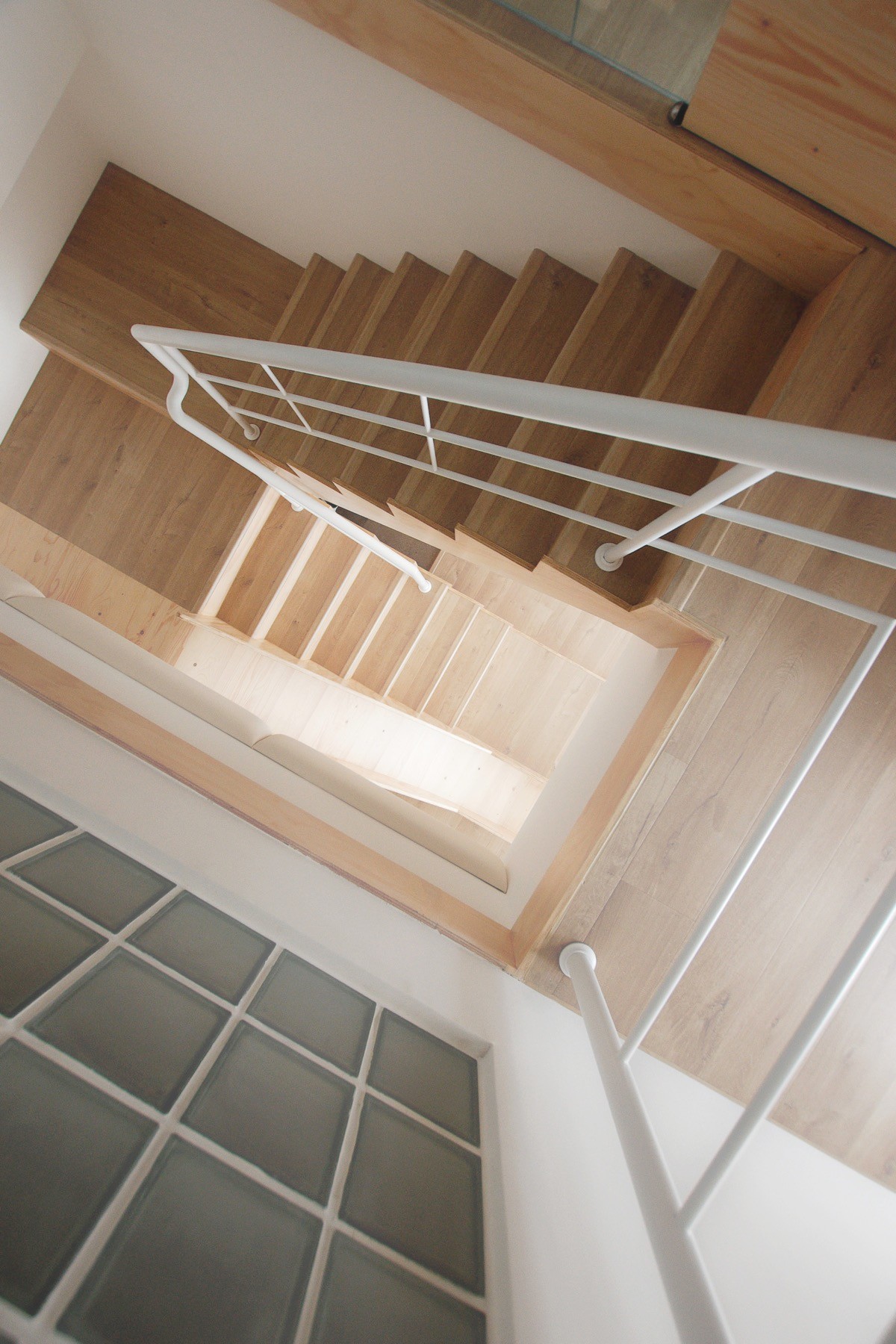 A Minimalist Family Home Design That Doesn't Sacrifice Fun