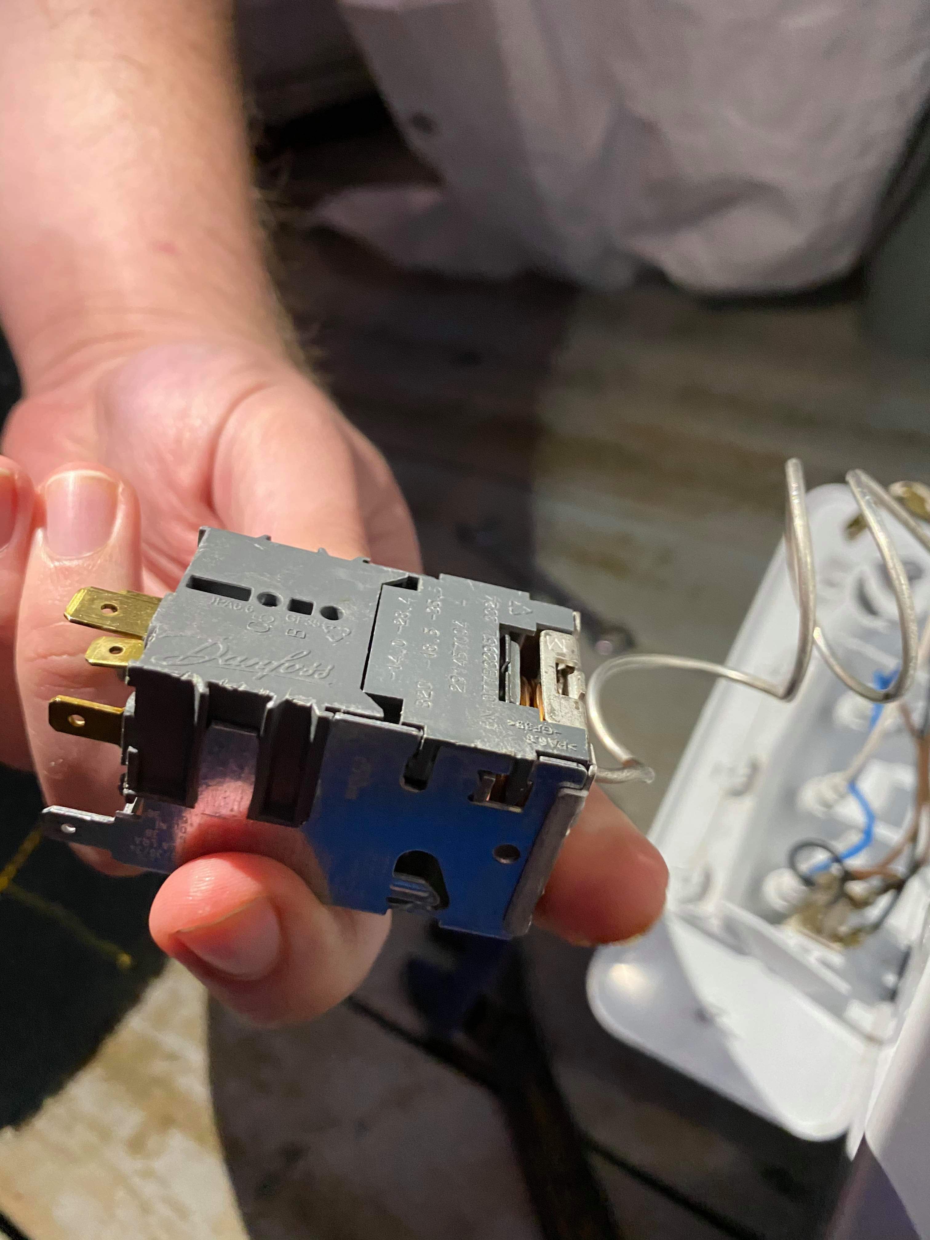 Guide to set internal chest freezer thermostat to >32F; Eliminate external control Page 16