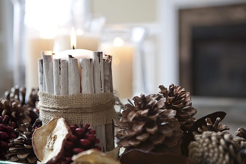 25+ Christmas Candle Centerpiece Ideas to Pull Off