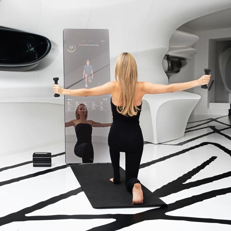 VAHA Interactive Mirror Doubles as Your Personal Physical Trainer