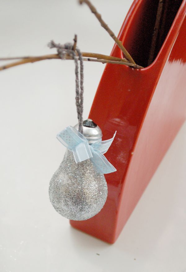 15 Innovative Ways To Repurpose A Light Bulb