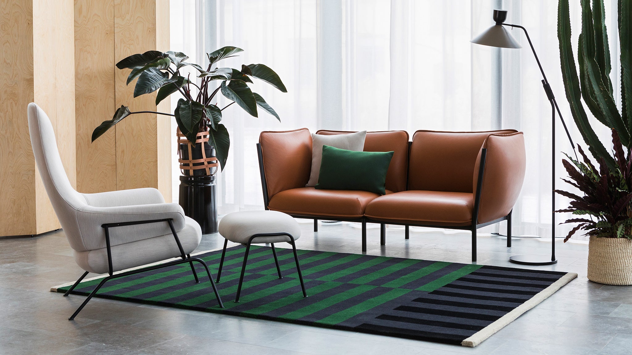 How To Enhance A Décor With A Black And White Striped Rug