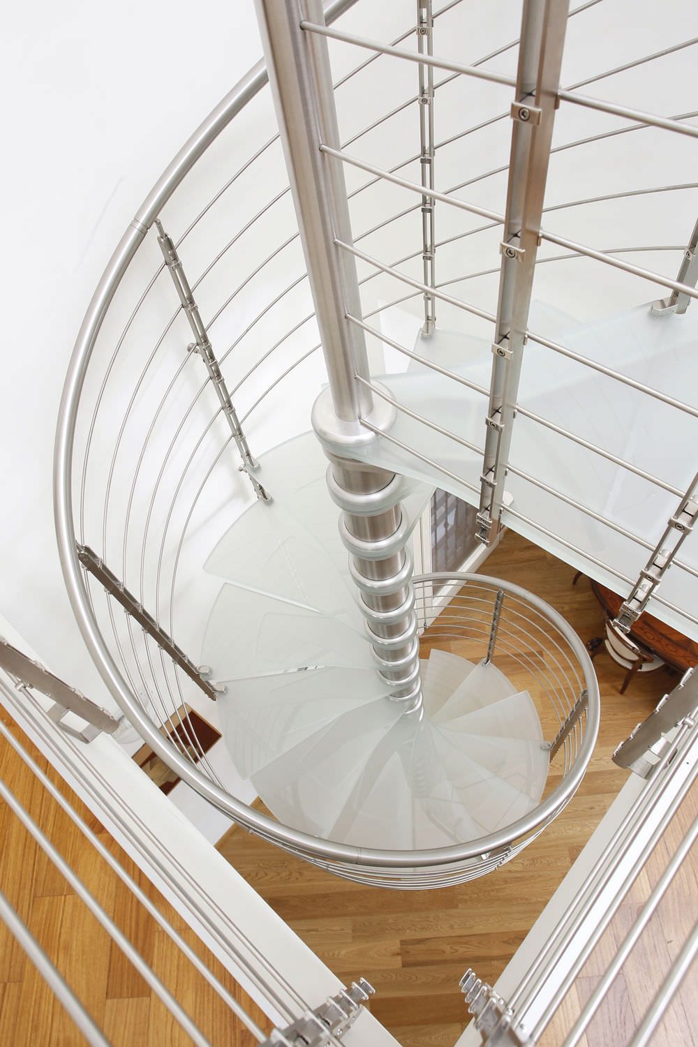 40 Breathtaking Spiral Staircases To Dream About Having In Your Home