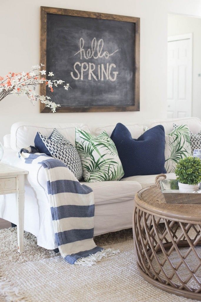 40 Summer Living Room Decor Pieces To Brighten Your Home