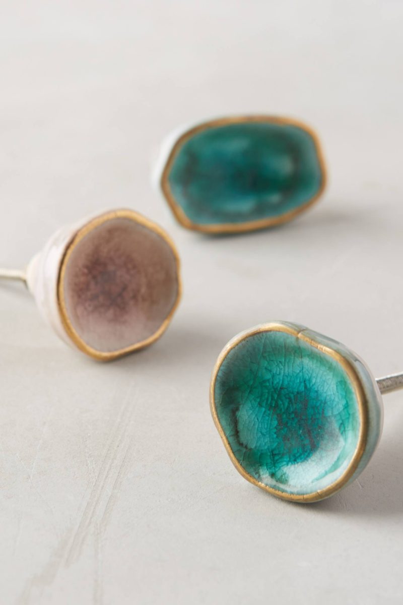 30 Best Knobs and Pulls for White Kitchen