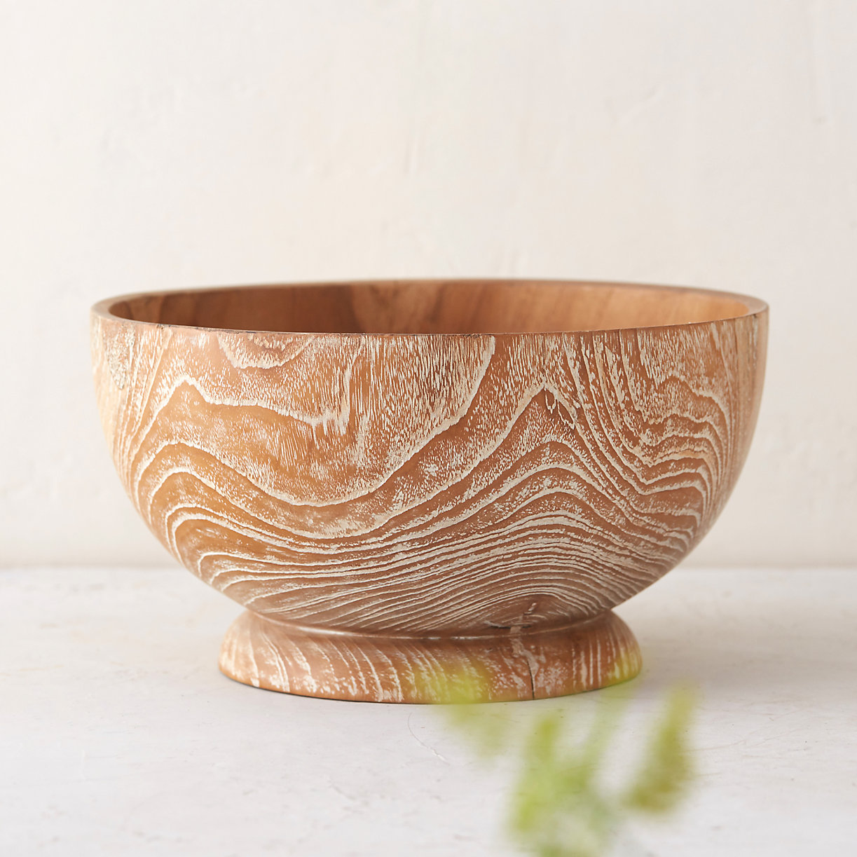 Whitewashed teak bowl Homedit