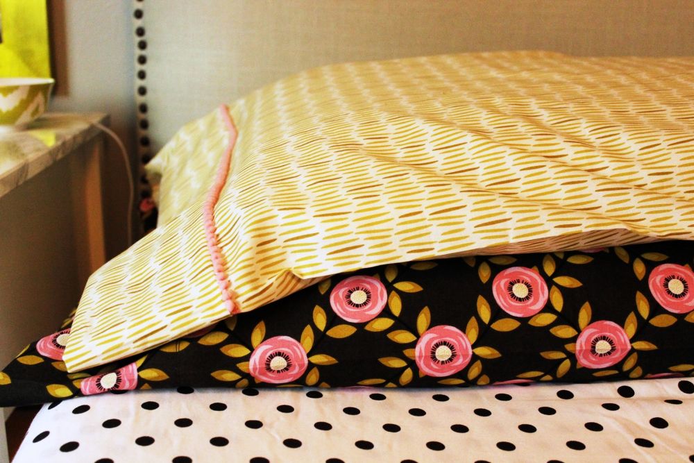How to Sew a Pillowcase Two Simple Methods