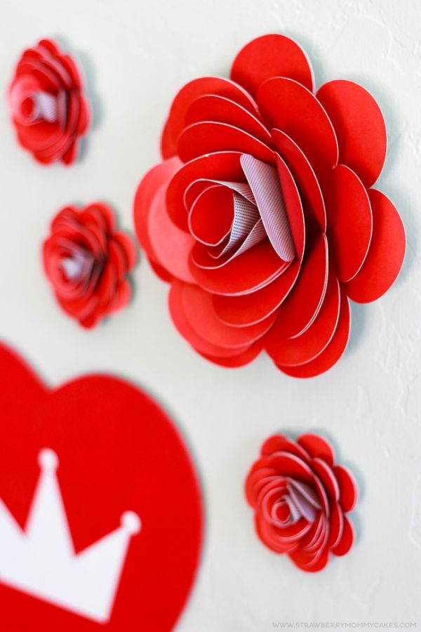 Cheerful Wall Decor Ideas With Paper Flowers