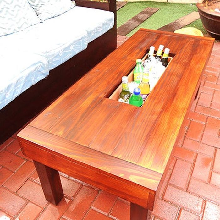 DIY Outdoor Table Ideas With Cool And Convenient Designs