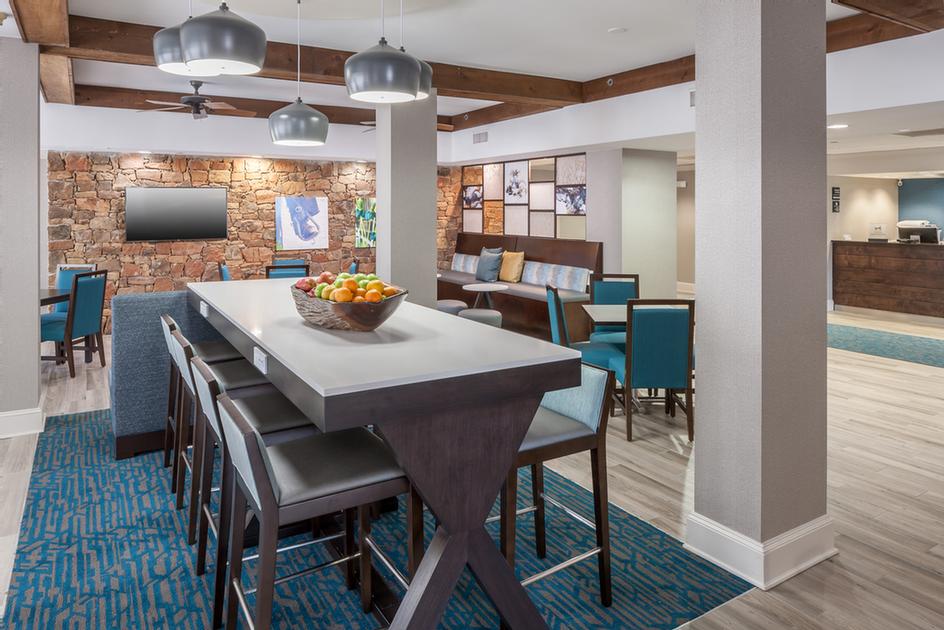 HAMPTON INN® AUSTIN ARBORETUM Austin TX 3908 West Braker Lane 78759