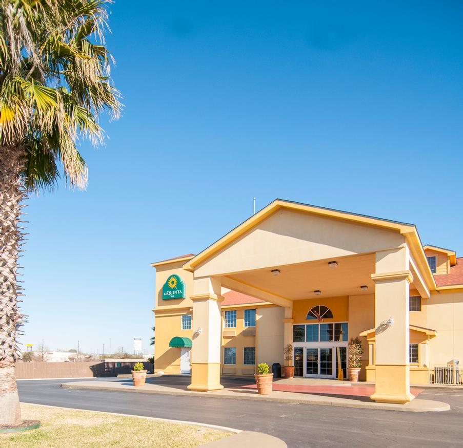 LA QUINTA® INN BY WYNDHAM SAN ANTONIO BROOKS CITY BASE San Antonio TX